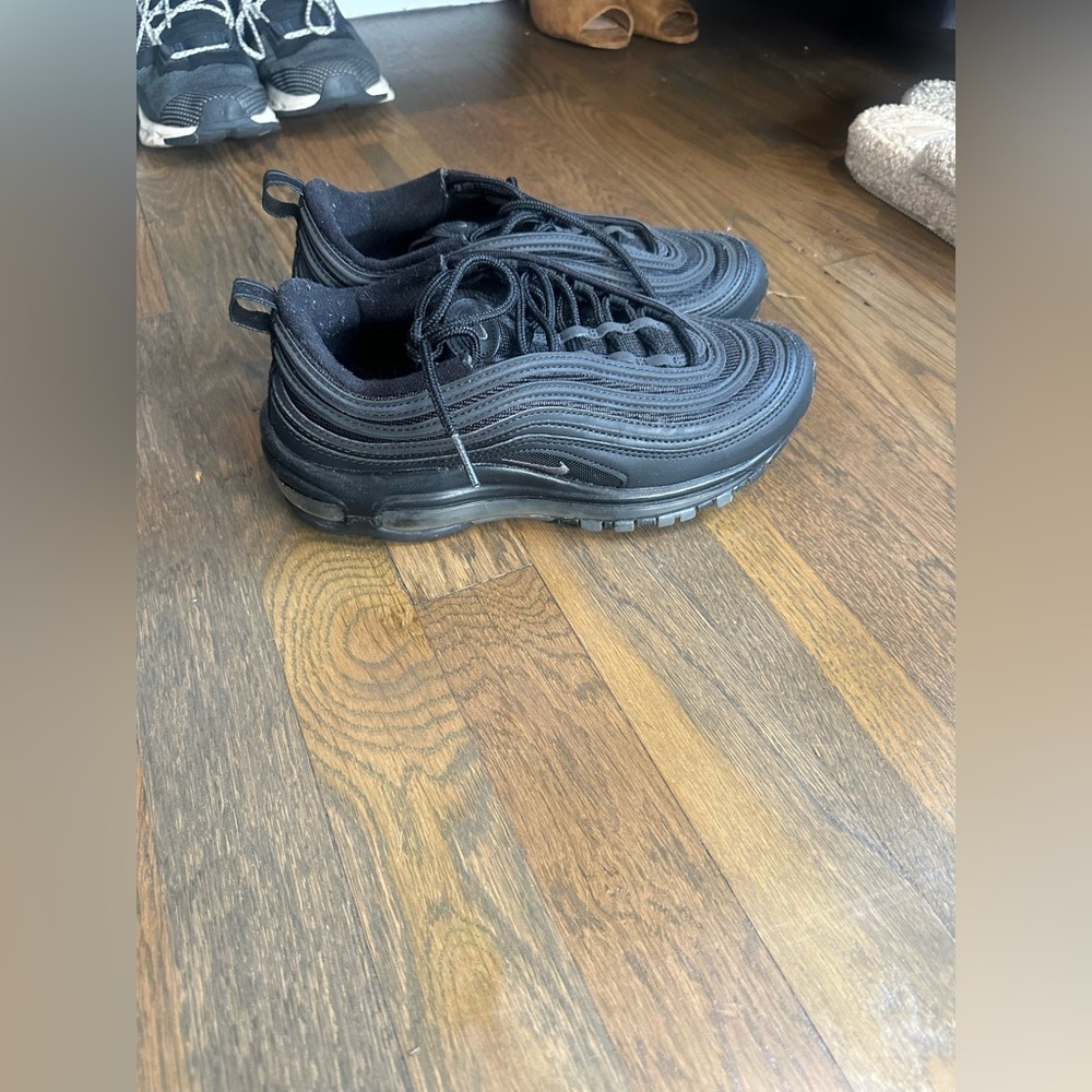 Air max 97- worn but in good condition. Size 7.5